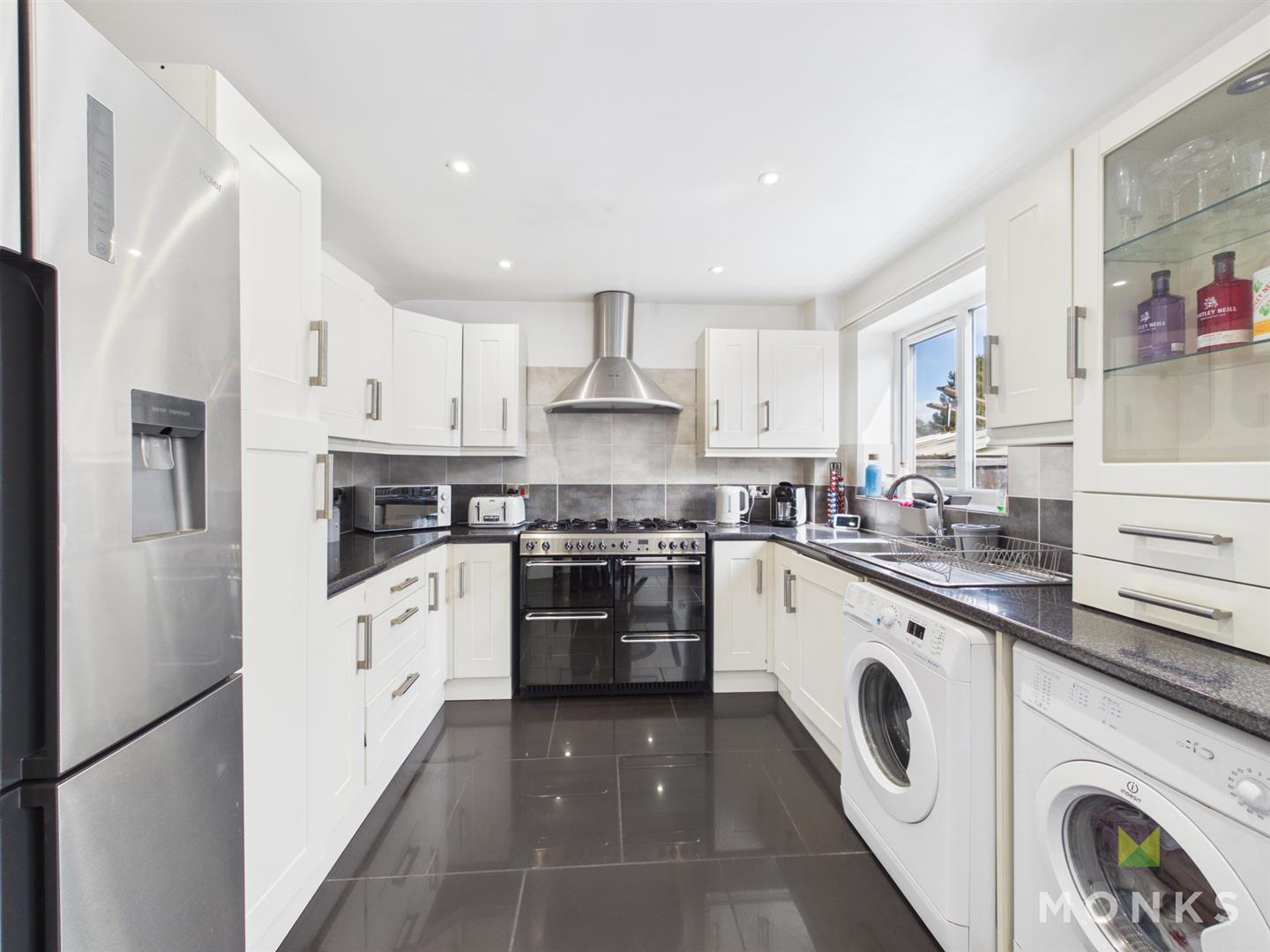 76 Maple Avenue, Oswestry, SY11 2SE For Sale
